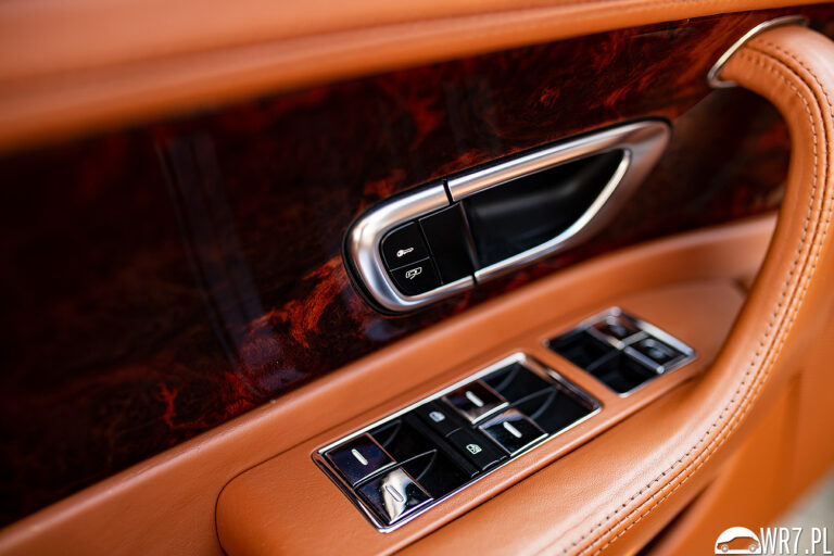 Renowacja skóry samochodowej 