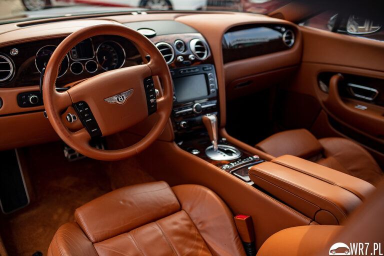 Pranie i czyszczenie tapicerki samochodowej 