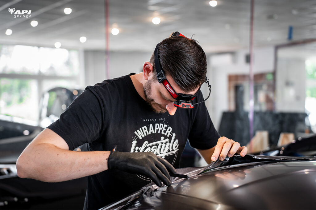 Oklejanie samochodów dostawczych 2 BMW zmiana koloru auta 1