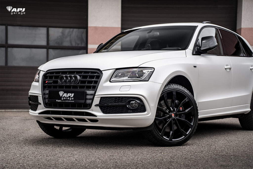 Galeria 8 Audi SQ5 zmiana koloru auta folią