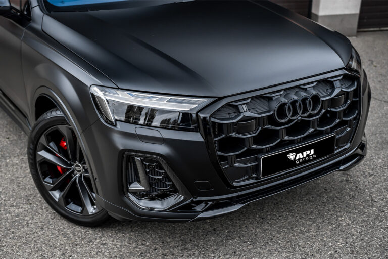 Audi SQ7 zmiana koloru auta dzięki folii PPF w kolorze satynowej czerni
