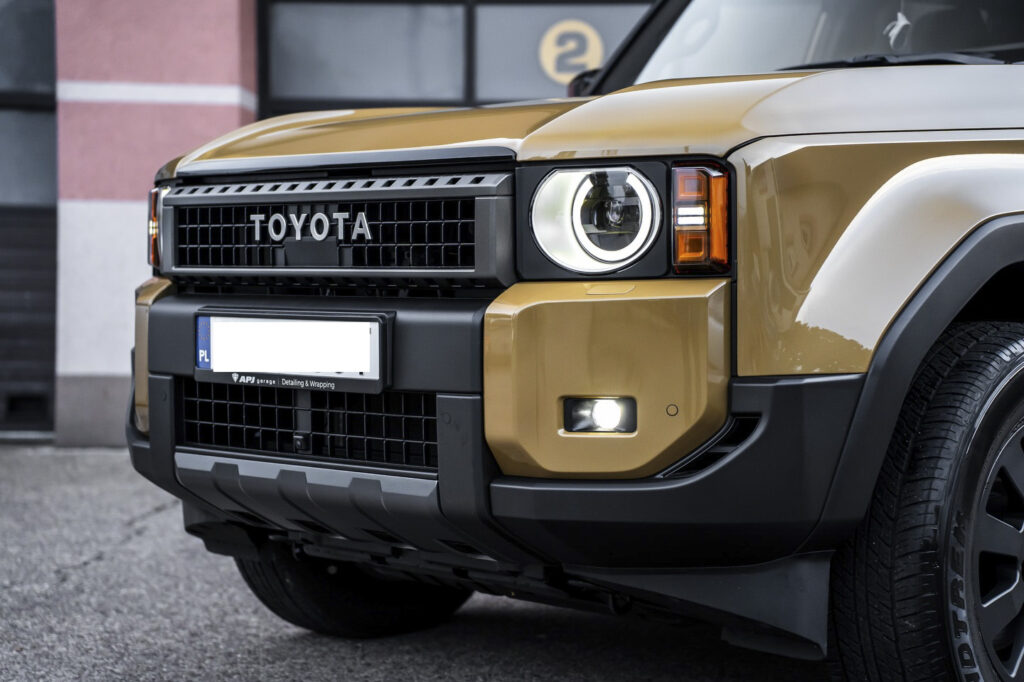 Toyota Land Cruiser pełne oklejenie folią ppf