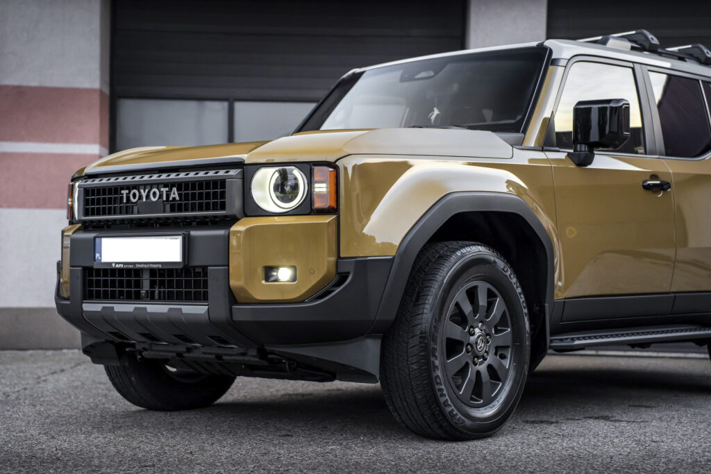 Toyota Land Cruiser pełne oklejenie folią ppf