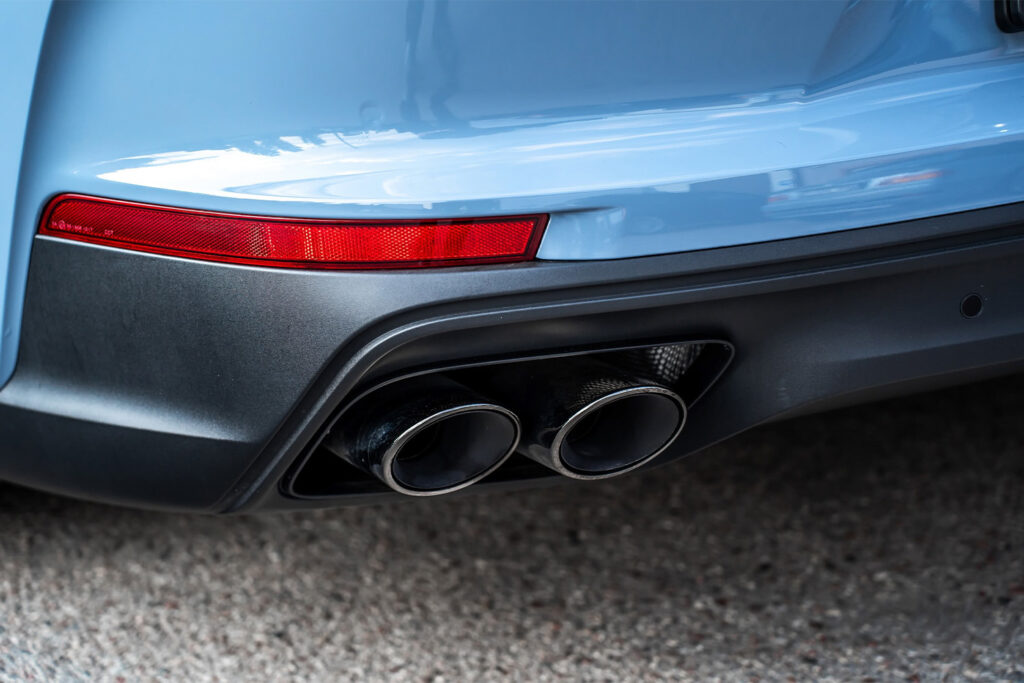 Porsche po zmianie koloru folią PPF na błękitny