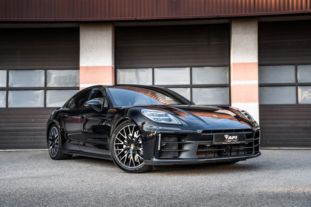 czarne Porsche przed zmianą koloru