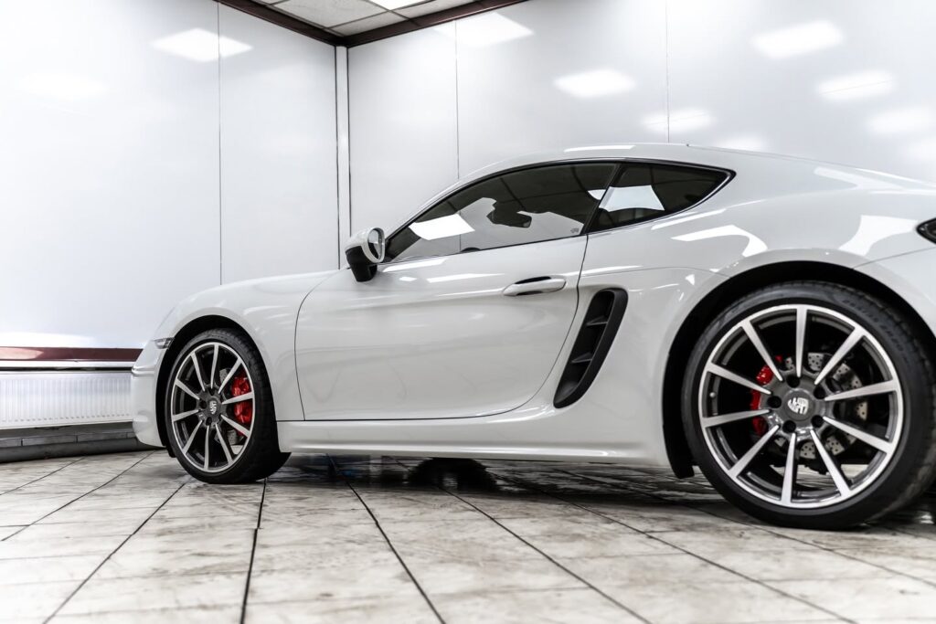 Porsche 718 Cayman oklejenie samochodu folią PPF