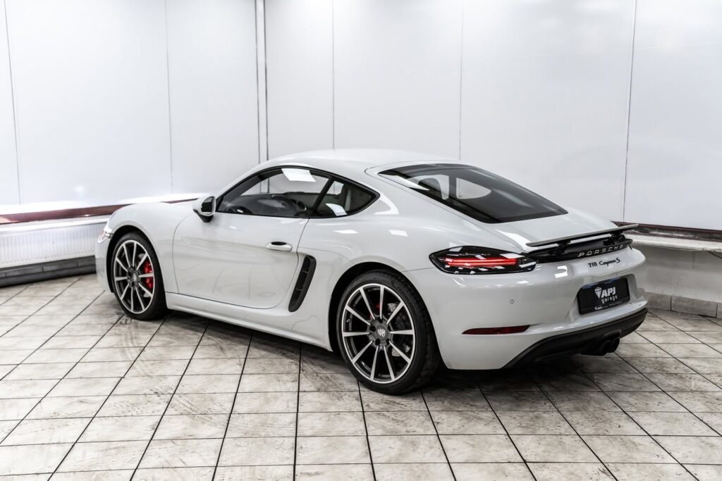 Porsche 718 Cayman oklejenie samochodu folią PPF